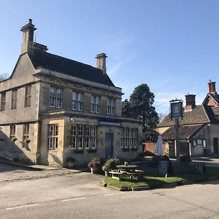 Vila Tiptoe Steeple Ashton Exteriér fotografie